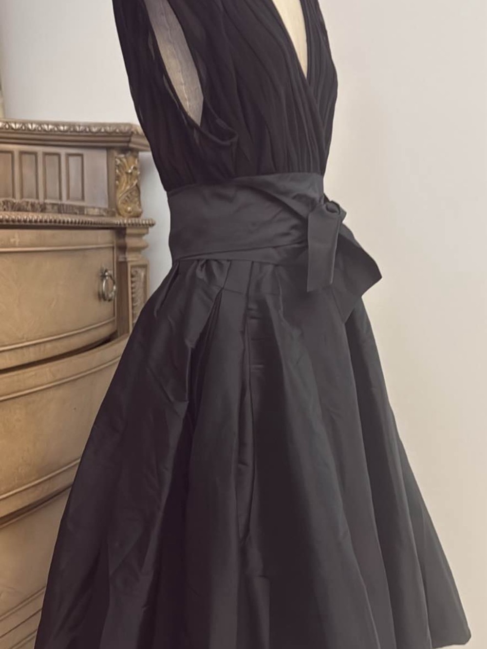 Elegant Black V-Neck A-Line Dress with Sash